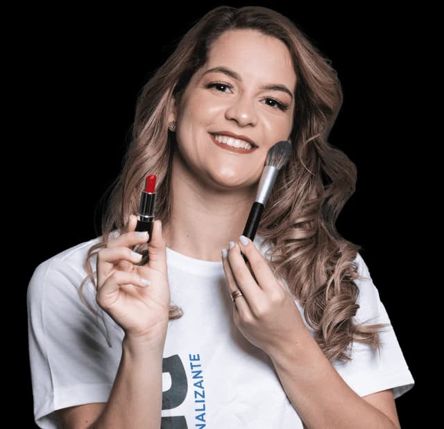 Profissional do curso design-de-sobrancelhas-e-maquiagem