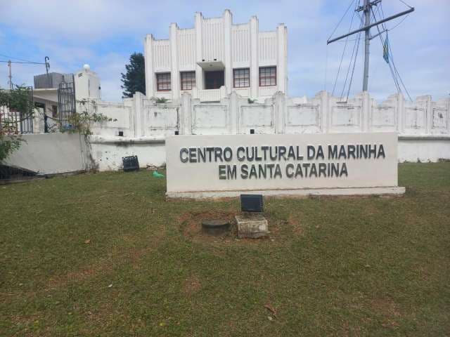 Grau