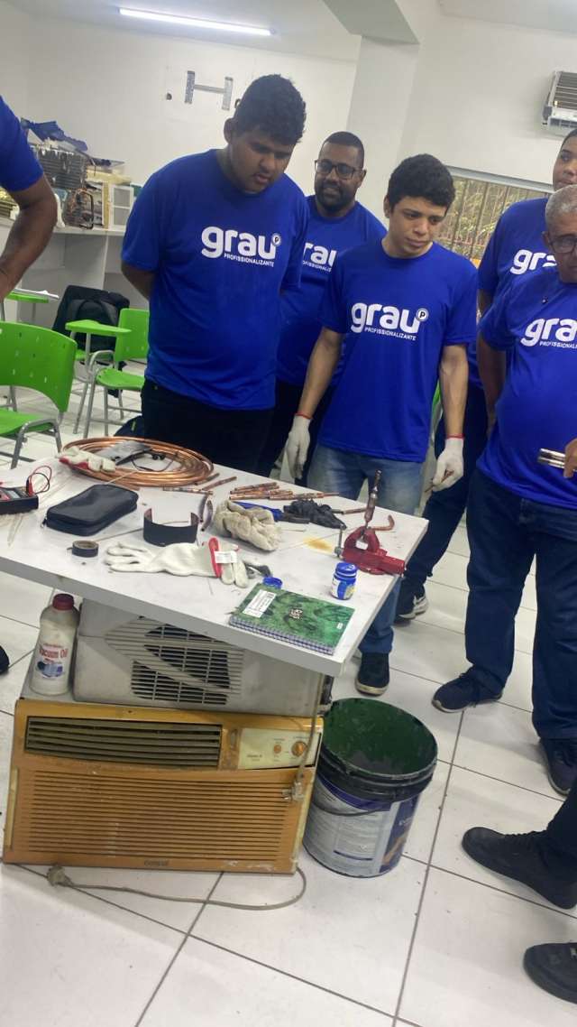 Grau