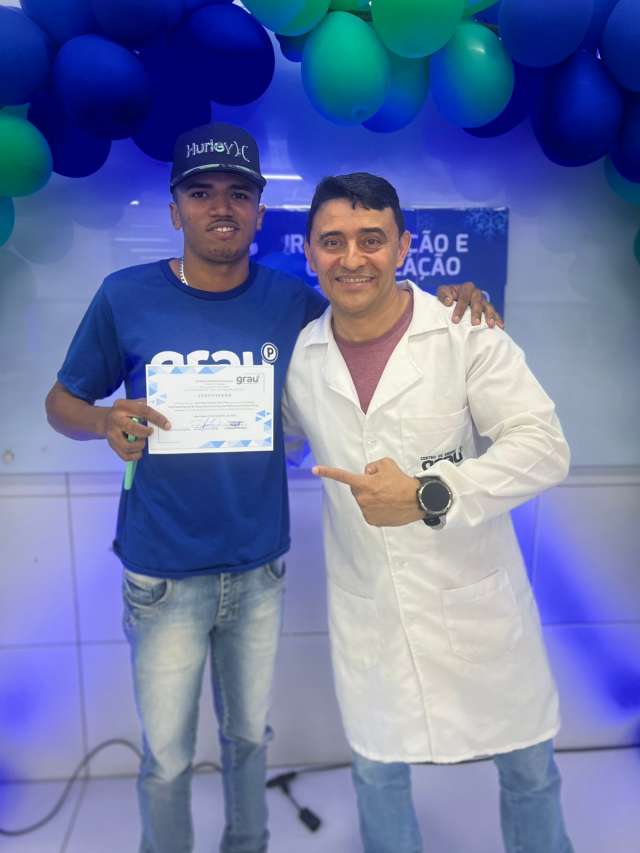 Grau
