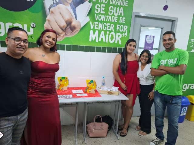 Grau