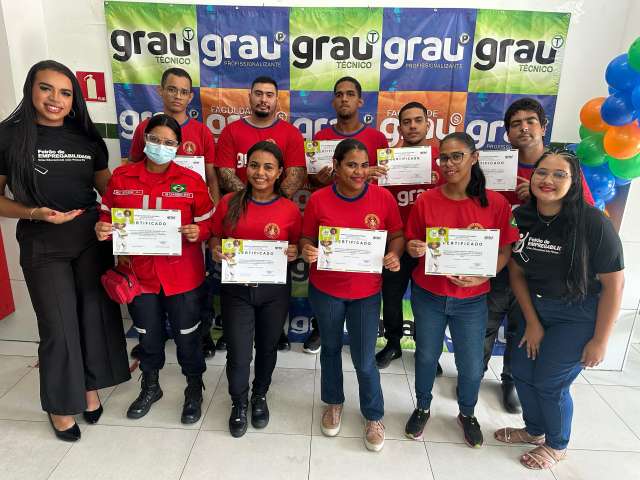 Grau