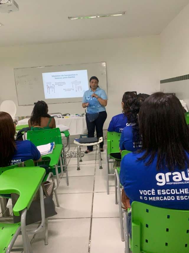 Grau