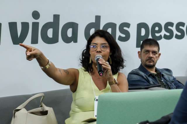 Grau