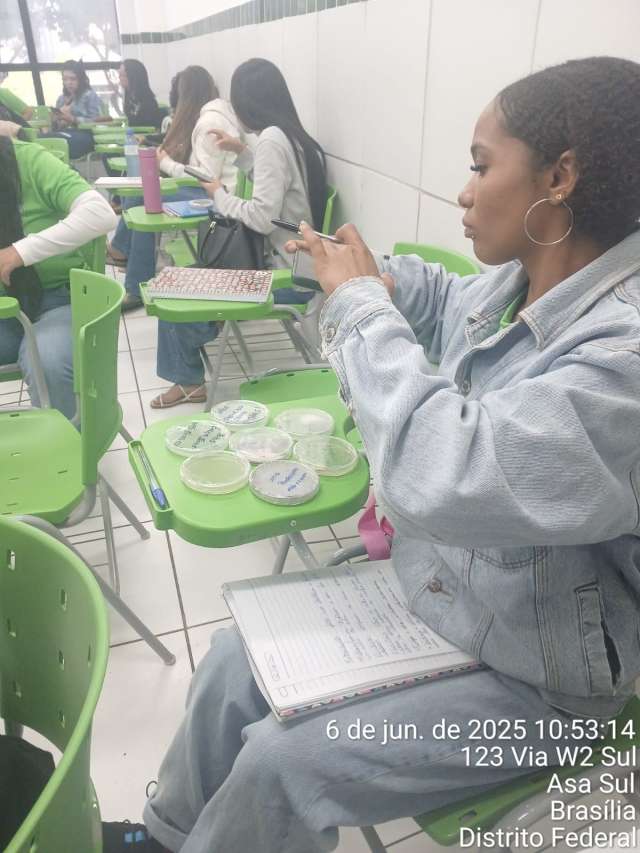 Grau
