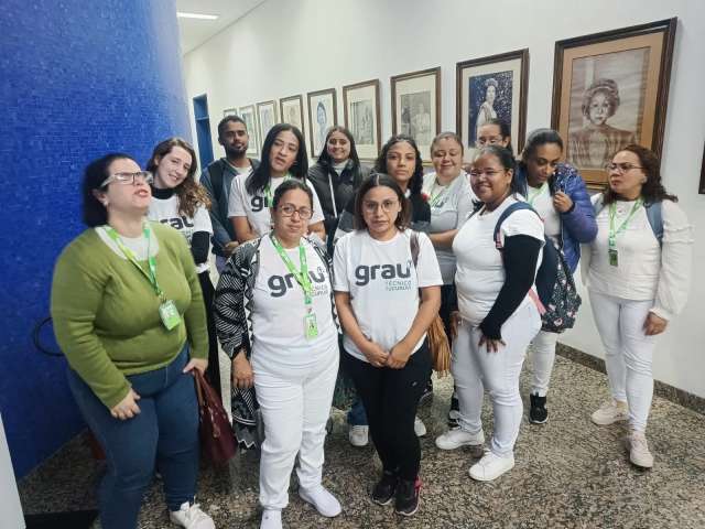 Grau