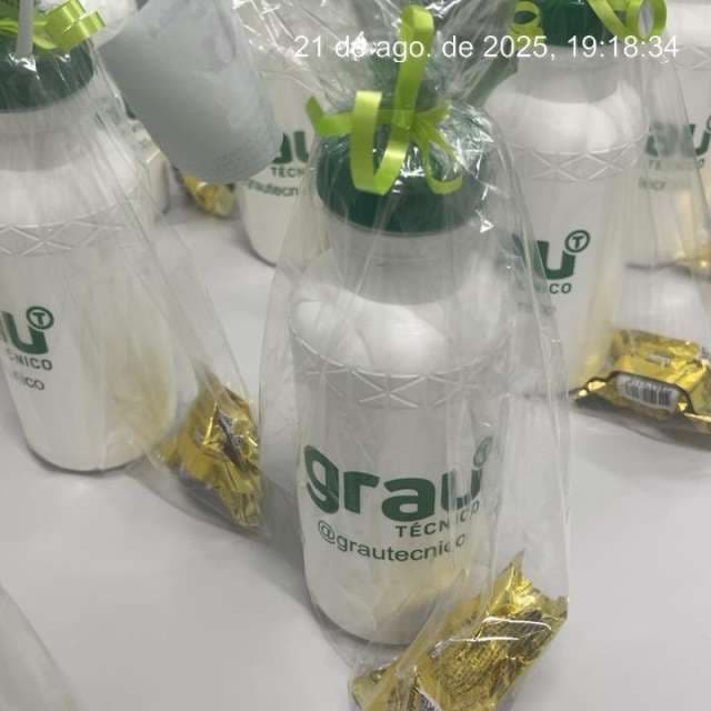 Grau