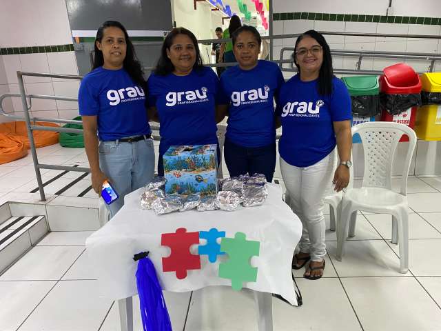Grau
