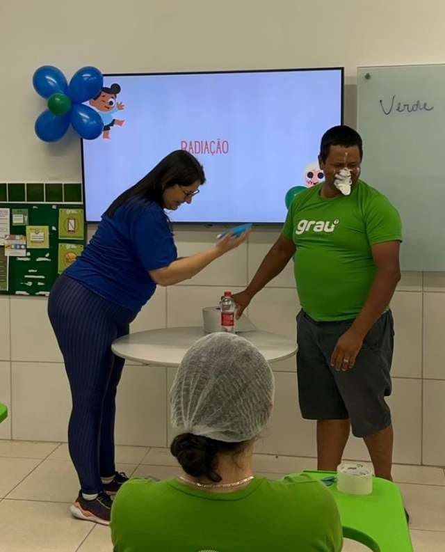 Grau