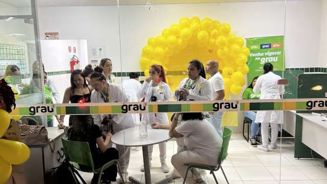Grau