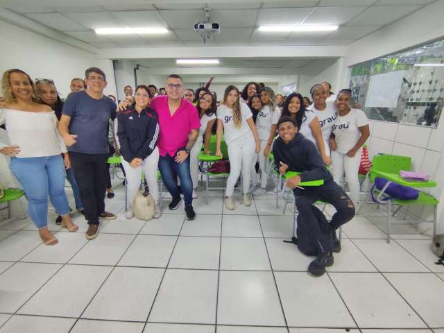 Grau