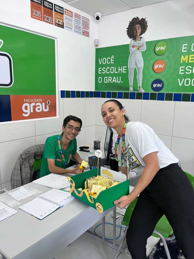 Grau