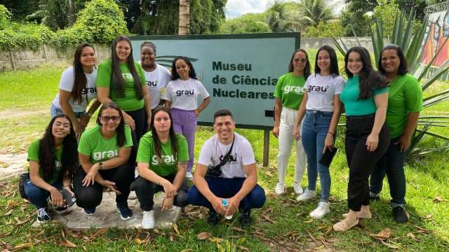 Grau