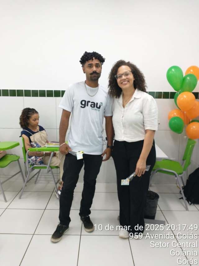 Grau