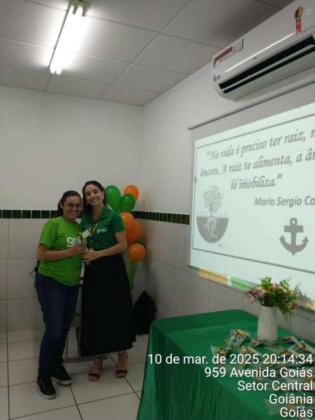 Grau