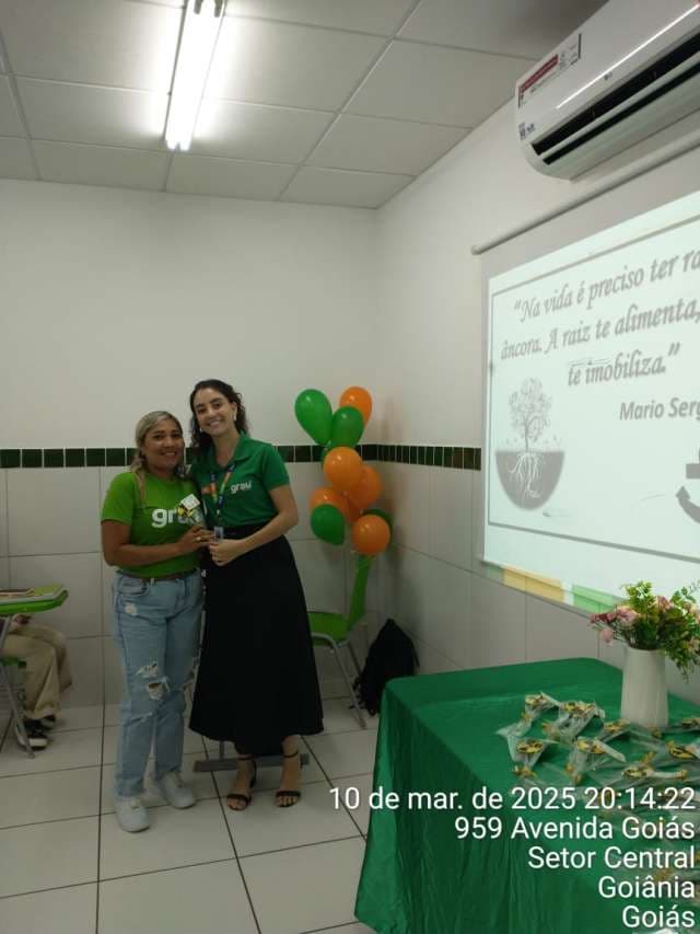 Grau