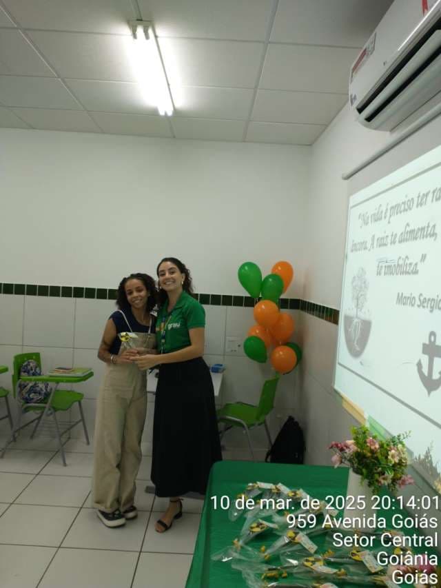 Grau