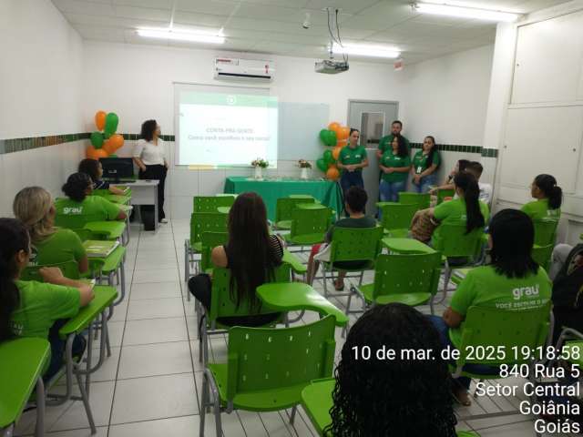 Grau