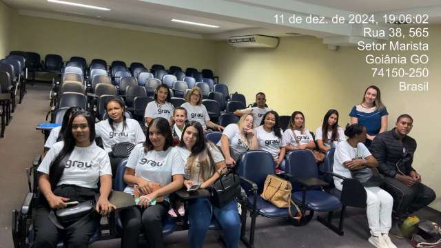 Grau