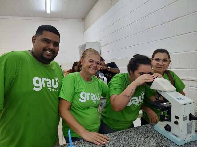 Grau
