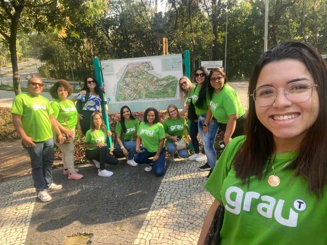 Grau