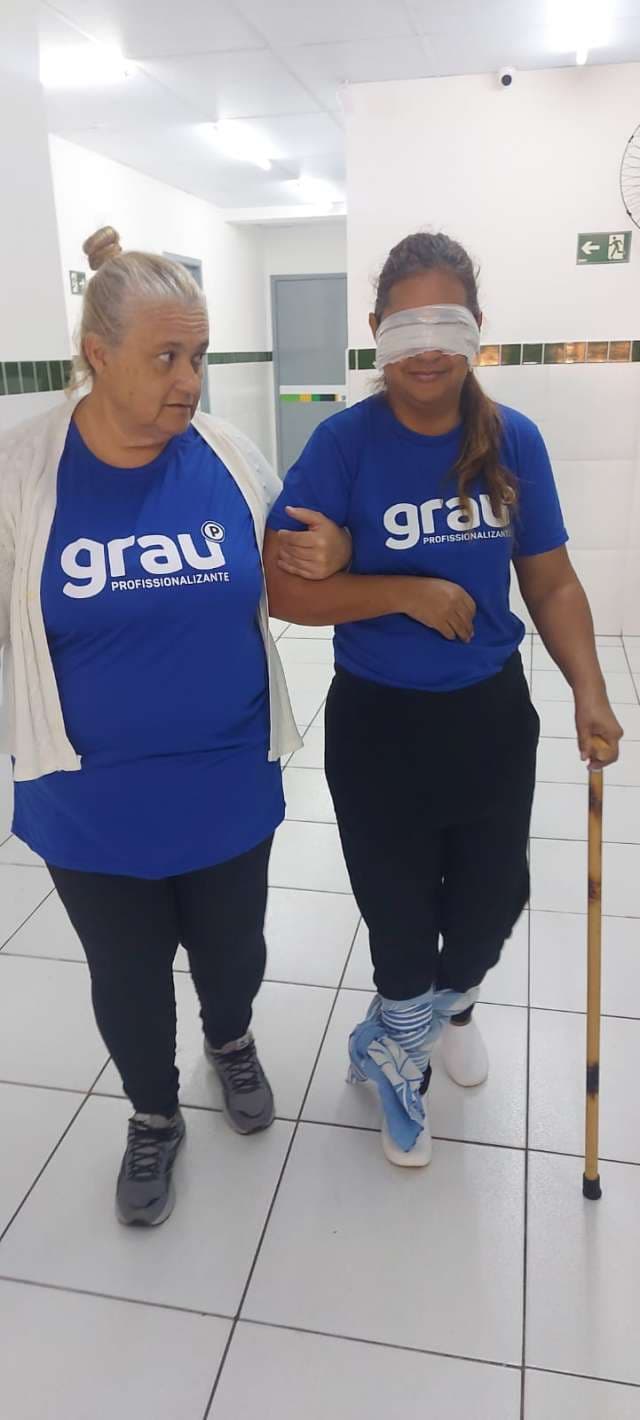 Grau