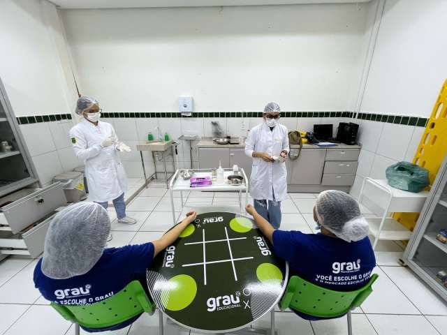 Grau