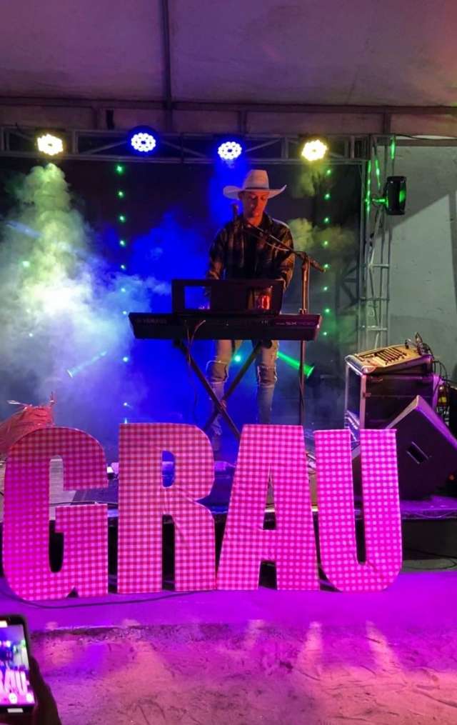 Grau