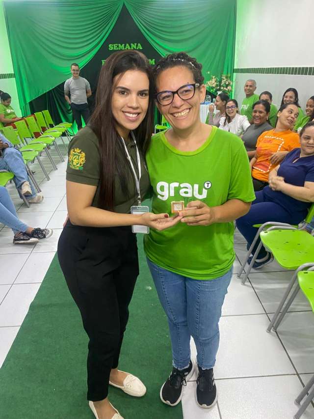 Grau