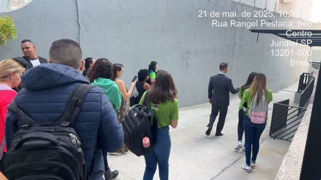Grau
