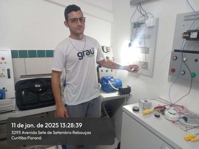 Grau