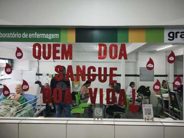 Grau
