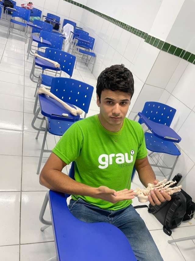 Grau