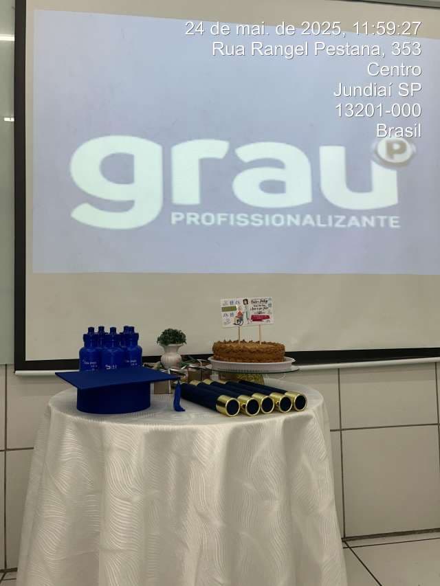 Grau
