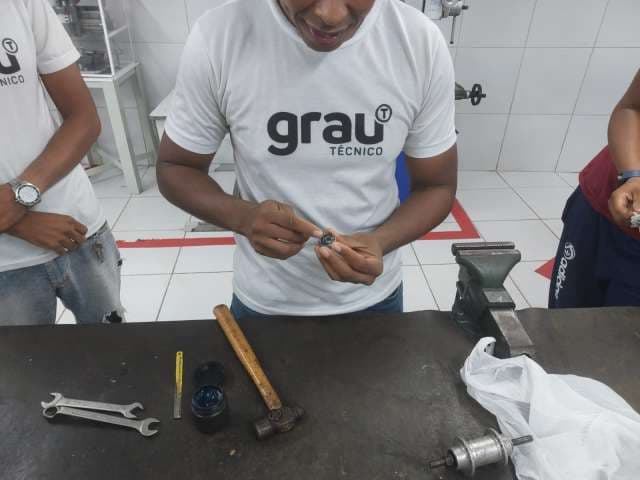 Grau
