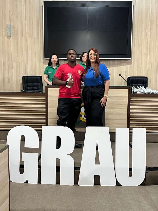 Grau