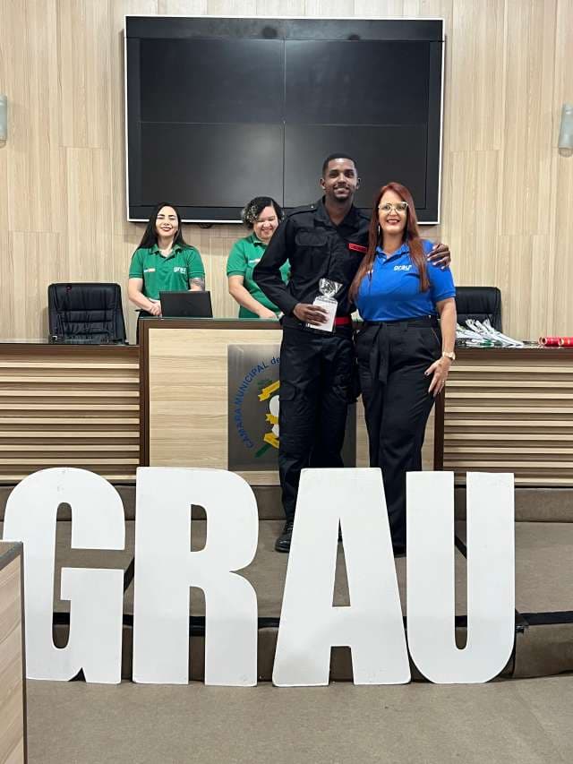 Grau
