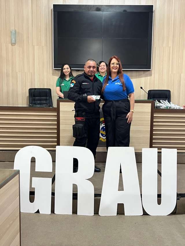 Grau