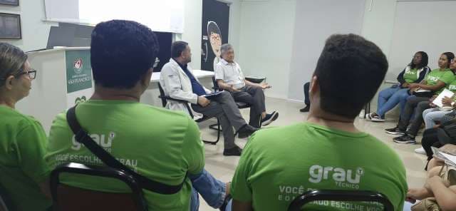 Grau