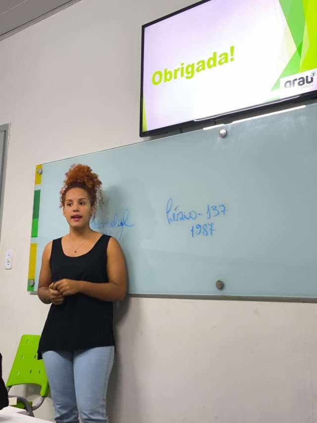 Grau