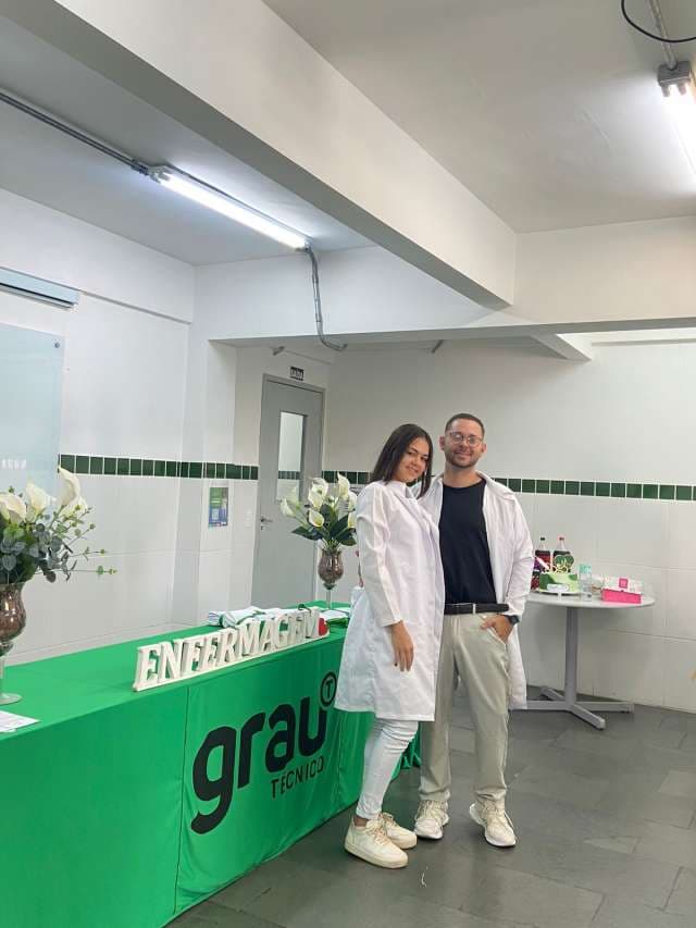 Grau