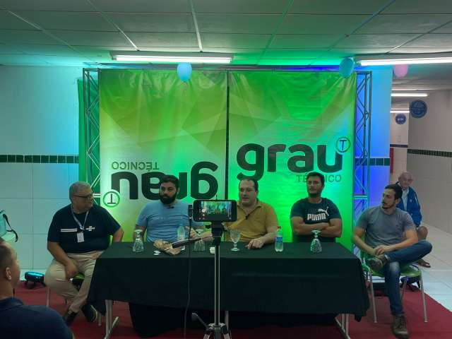 Grau