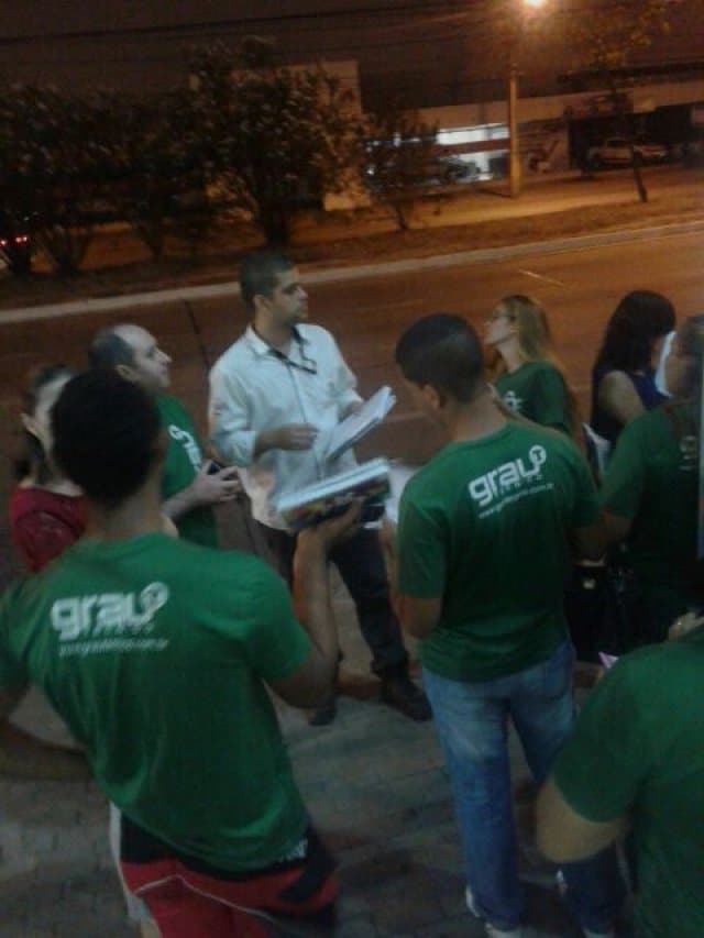 Grau