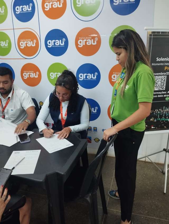Grau