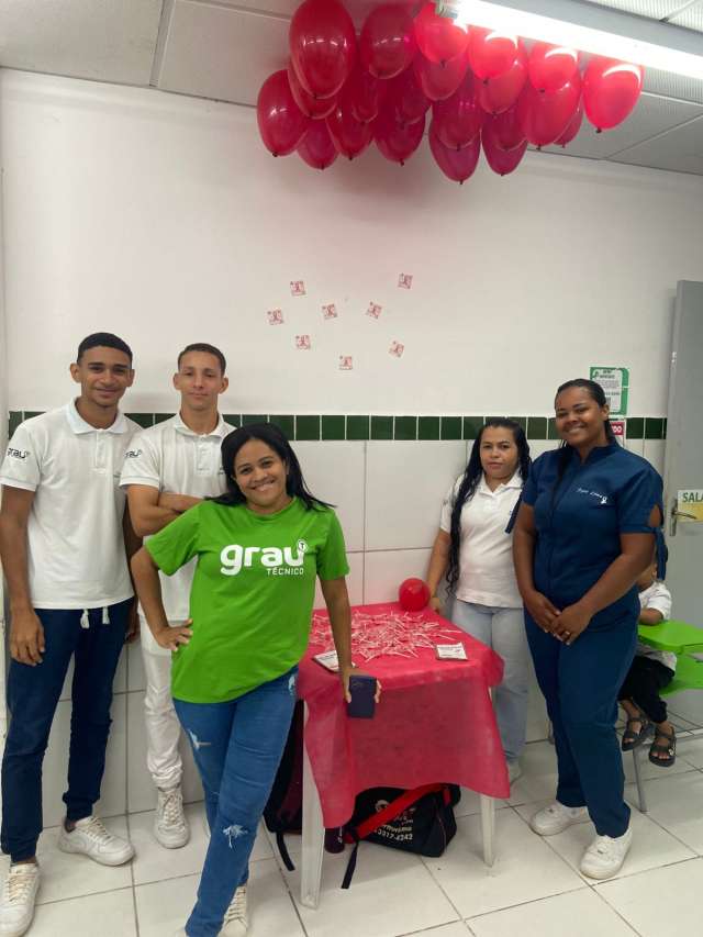 Grau