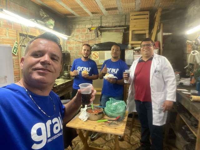 Grau