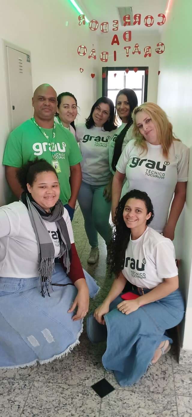 Grau