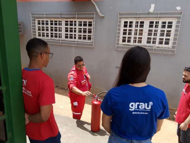 Grau