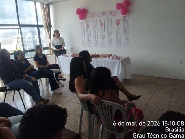 Grau