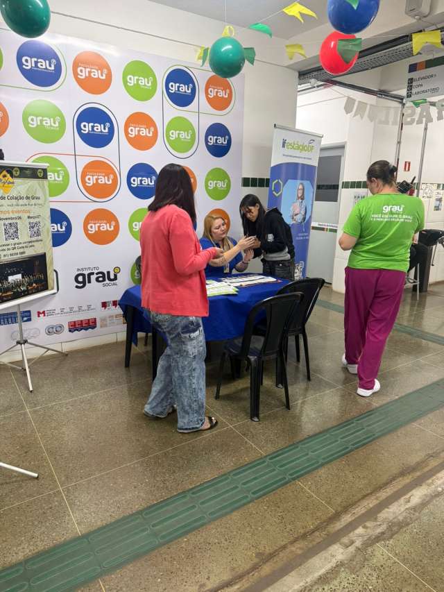 Grau